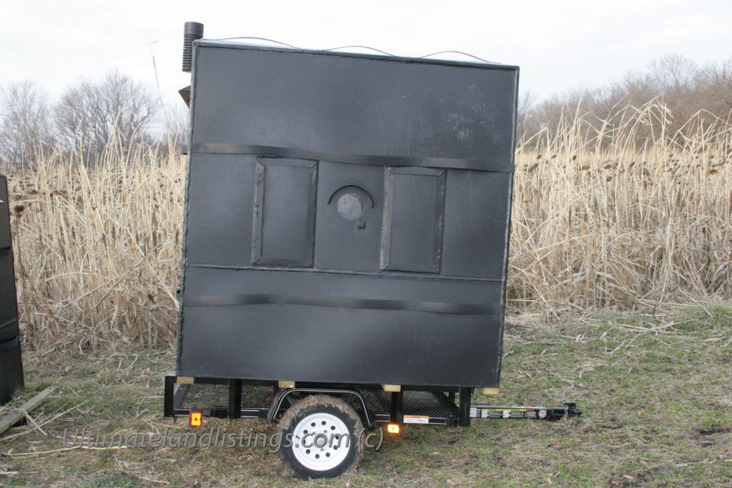 Iowa Rack Shack blind on wheels.
